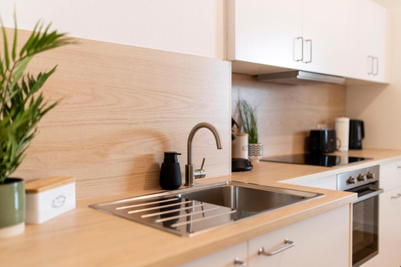 Peter Apartments - Wohnung 90Qm, 3 Schlafzimmer, Kueche, Wohnzimmer, Balkon, Netflix Fulda Dış mekan fotoğraf